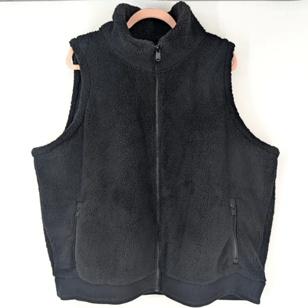 Athleta Plus Size Black High Collar Zip-Up Winter Fuzzy Sherpa Tugga Vest 3X - Picture 6 of 11